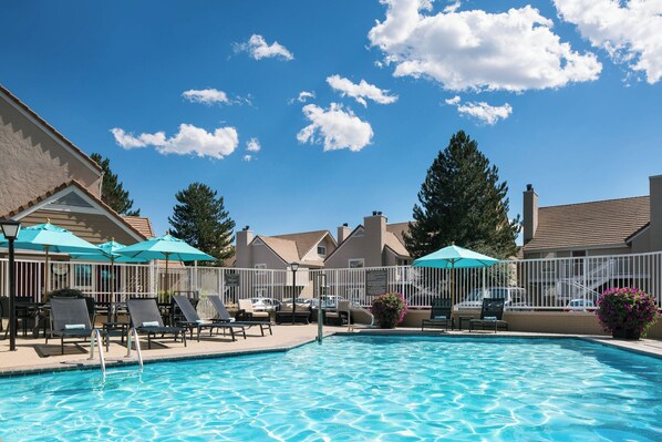 Outdoor pool, pool umbrellas