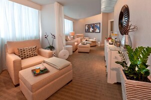 Couples treatment rooms, body treatments, aromatherapy, body wraps