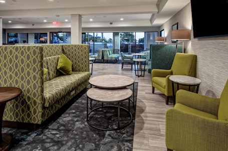 Lobby. Hampton Inn Cardiff Beach Encinitas, CA Near Del Mar