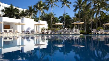 3 outdoor pools, open 9:00 AM to 6:00 PM, pool umbrellas, pool loungers
