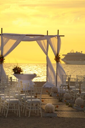 Outdoor wedding area - Krystal Vallarta (Puerto Vallarta)
