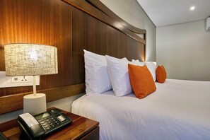 Deluxe Room, Multiple Beds, Garden View (Deluxe King Room) | Minibar, in-room safe, desk, laptop workspace - Cresta Jwaneng (Jwaneng)