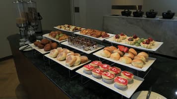 Petit déjeuner anglais (210 BWP par personne)