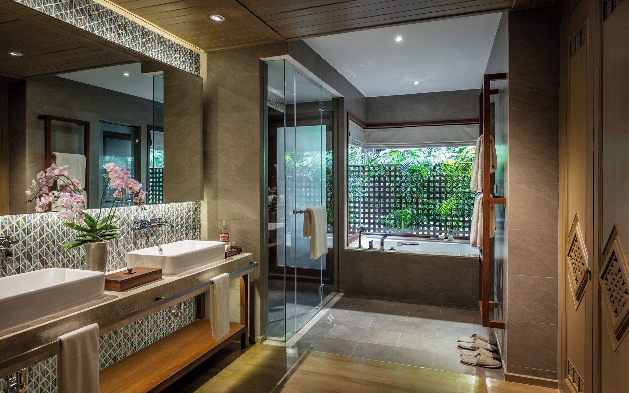 Bathroom amenities