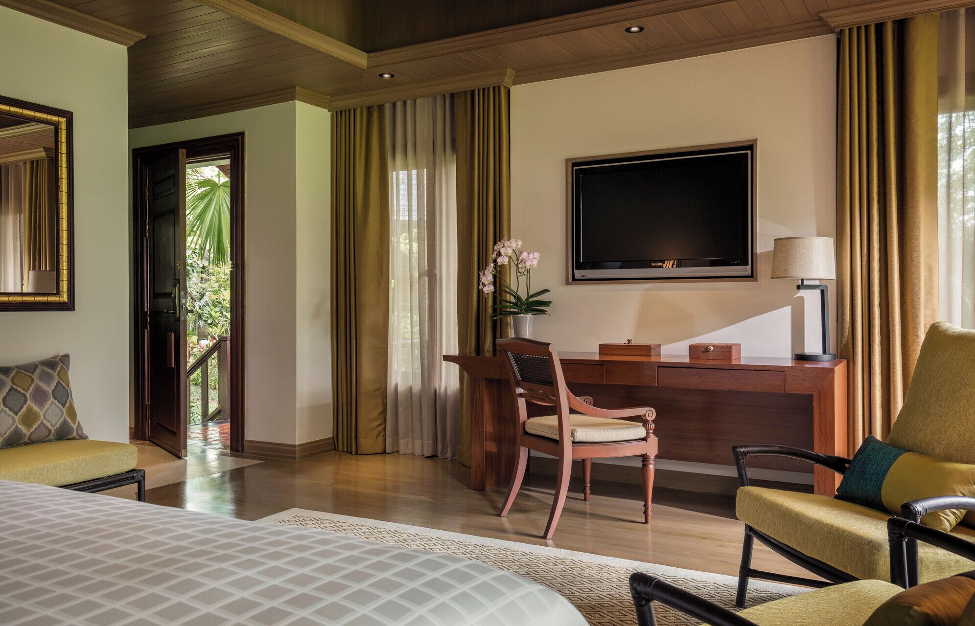 Premium bedding, down comforters, minibar, in-room safe