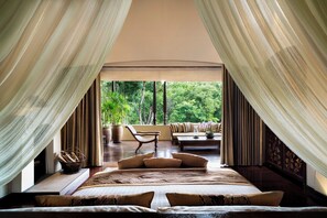 Premium bedding, down comforters, minibar, in-room safe