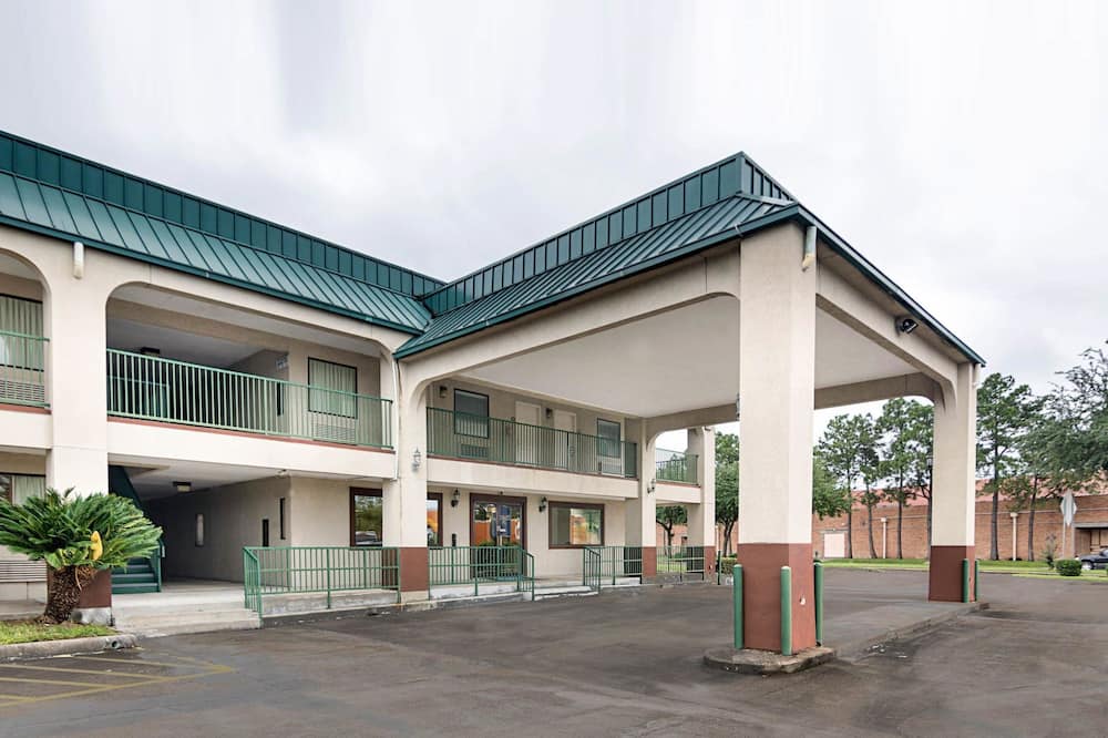 Rodeway Inn & Suites Highway 290 Northwest