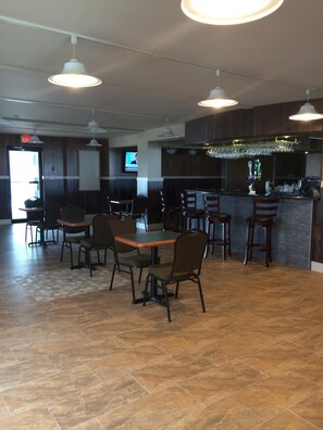 Lunch and dinner served - Hotel North (North Sydney)