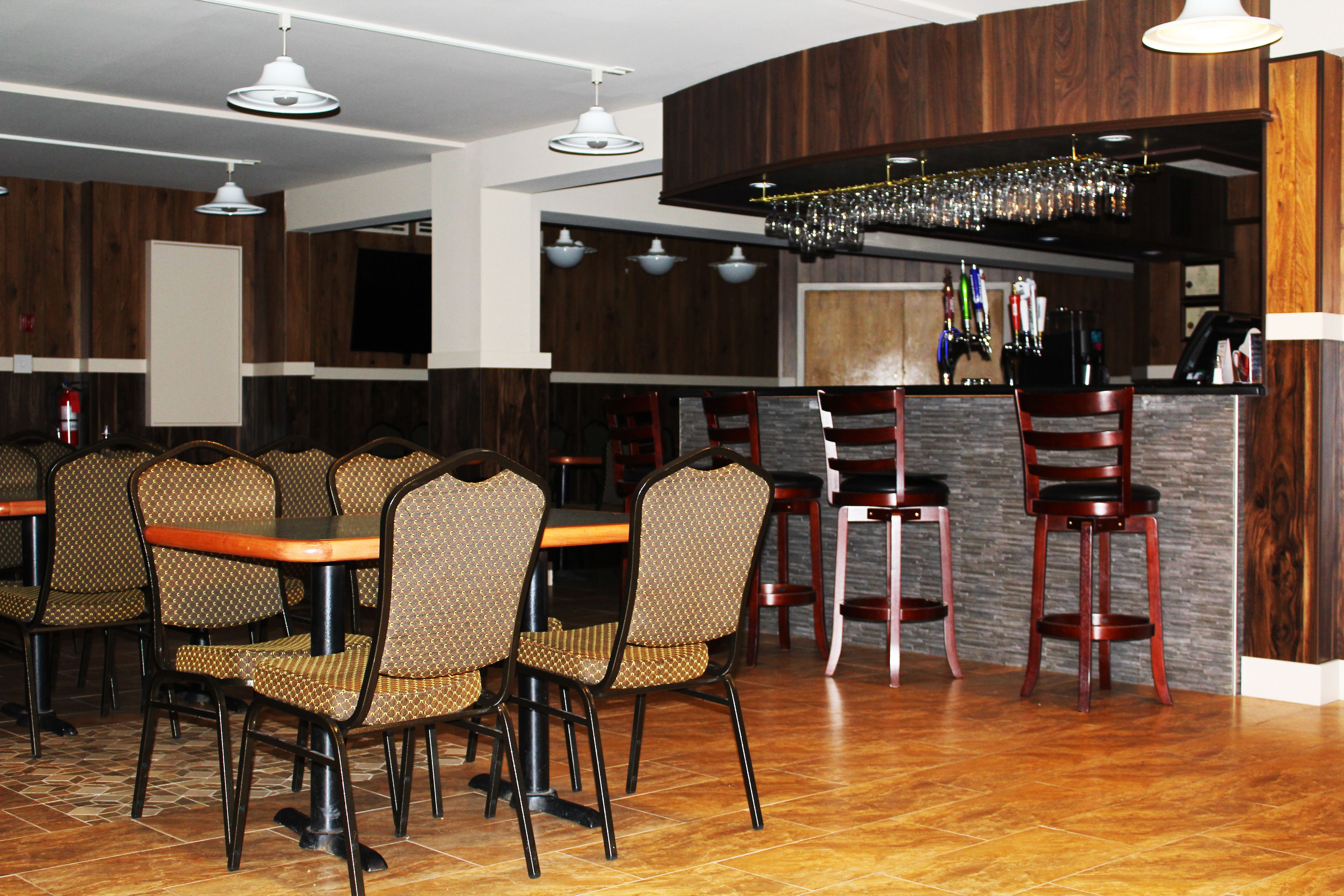 Bar (trong khuôn viên)
