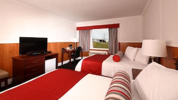 Habitación doble, 2 camas matrimoniales | Escritorio, insonorización, wifi gratis y ropa de cama