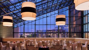 Unclassified image, 2 of 46, button - Houston Marriott Uptown by the Galleria (Houston)