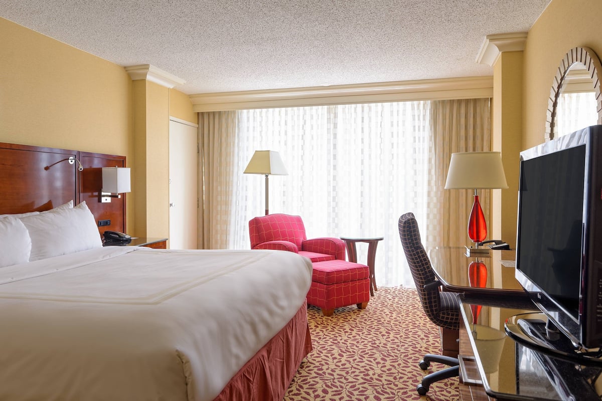 1 bedroom, premium bedding, pillow-top beds, in-room safe