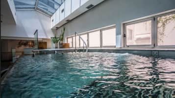 Couples treatment rooms, sauna, hot tub, Turkish bath, body treatments