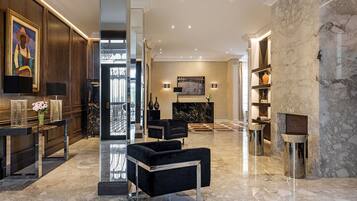 Sala de estar en el lobby