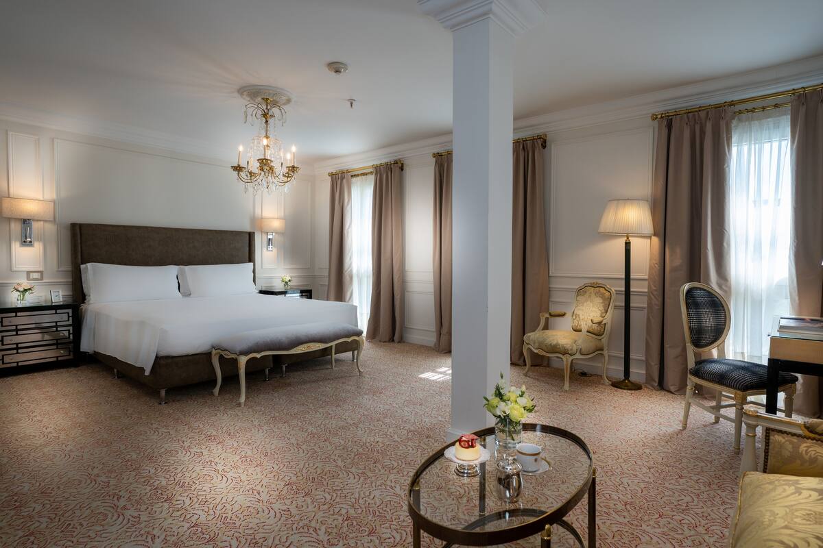 ห้องจูเนียร์สวีท (Prestige) | ผ้าปูที่นอนฝ้ายอียิปต์, เครื่องนอนระดับพรีเมียม, ผ้านวมขนเป็ด