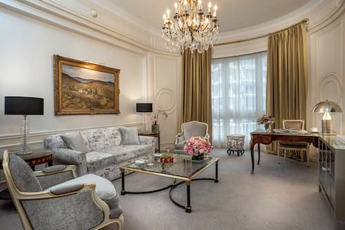 Suite (Alvear) | Living area | 42-inch LCD TV with cable channels, TV, DVD player