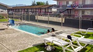 Piscina externa sazonal