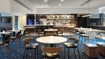 Se ofrece un desayuno inglés todos los días (por un coste adicional)