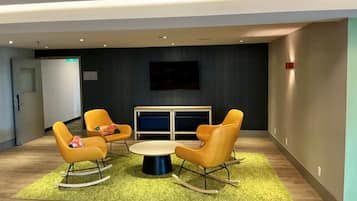 Coin salon dans le hall