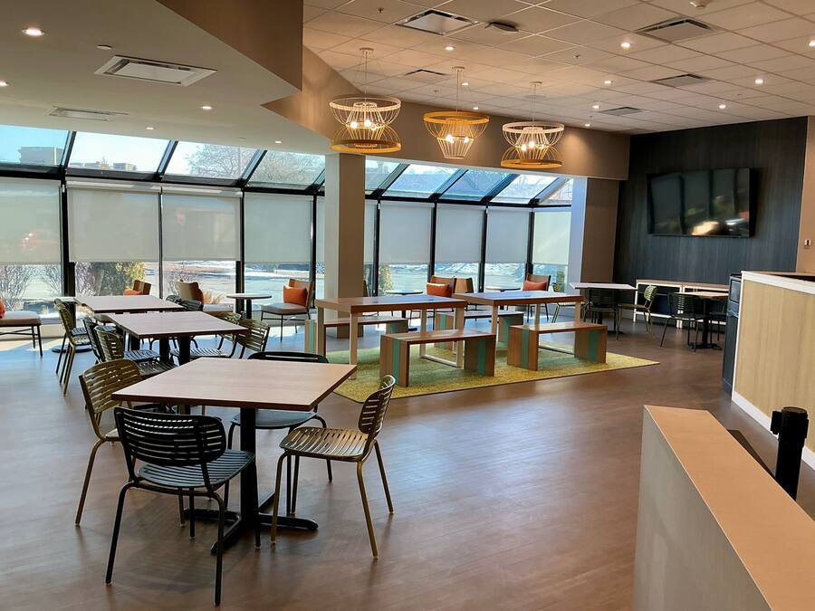 Free daily buffet breakfast