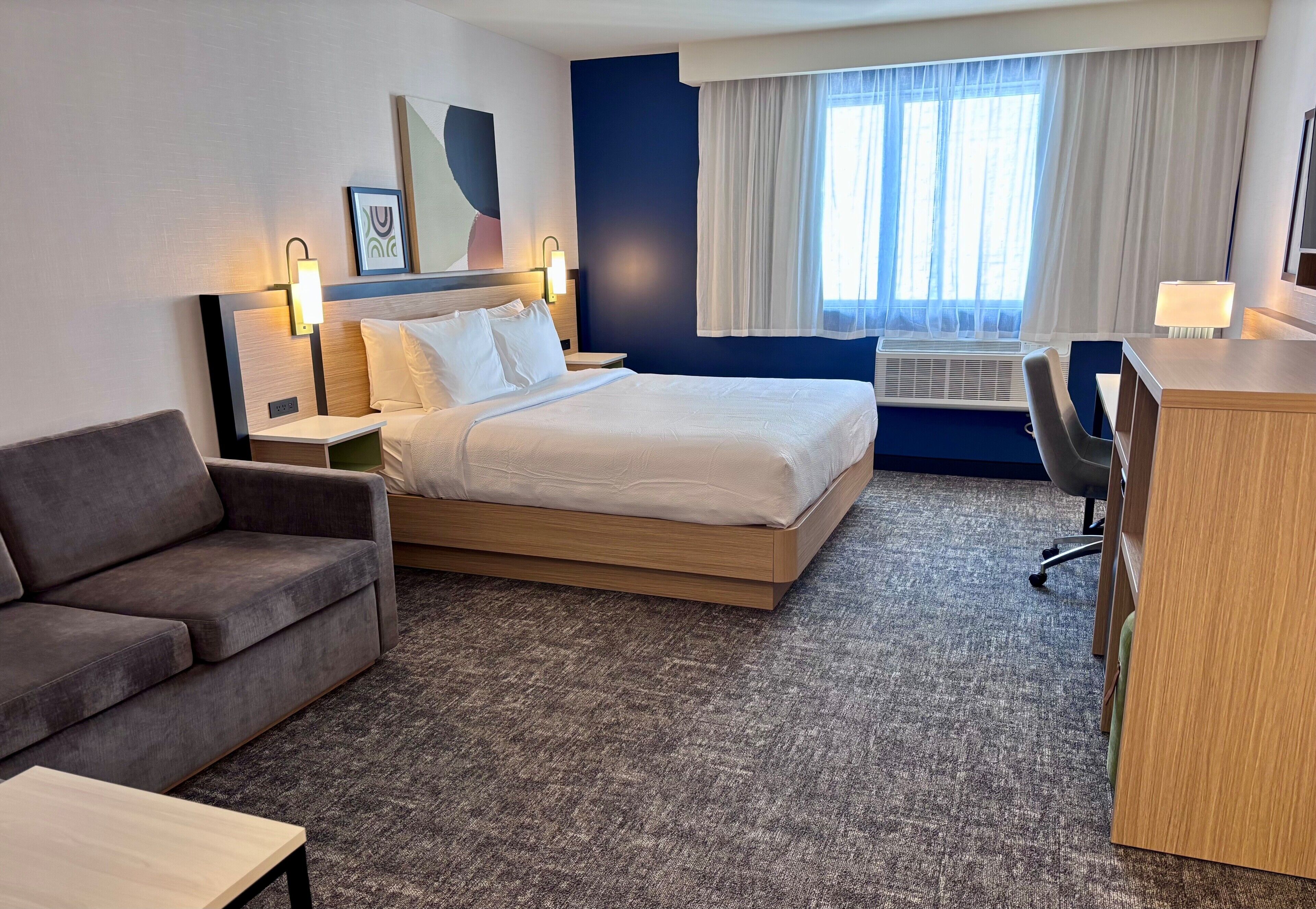 Studio, 1 kingsize bed met slaapbank | Een bureau, een laptopwerkplek, verduisterende gordijnen