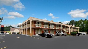 Exterior - Econo Lodge (Cleveland)