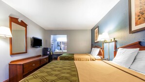 Rollaway beds (surcharge), WiFi (free), bed sheets - Econo Lodge (Cleveland)