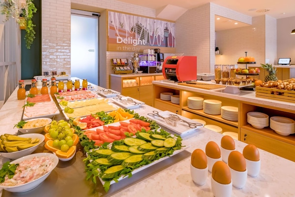 Daily buffet breakfast for a fee