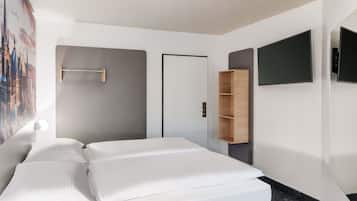 Desk, blackout curtains, soundproofing, free WiFi