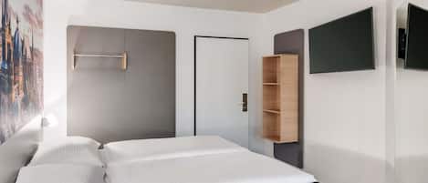 Escritorio, cortinas opacas, sistema de insonorización y wifi gratis