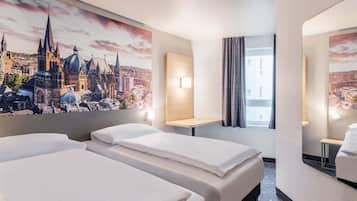1 bedroom, desk, blackout curtains, soundproofing