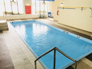 Indendørs pool