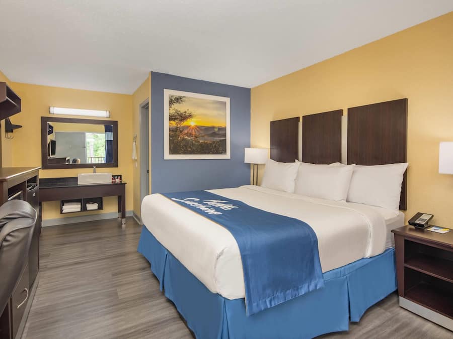 Ferros/tábuas de passar roupa, berços grátis, Wi-Fi de cortesia