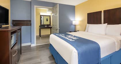 Days Inn by Wyndham Muscle Shoals Florence