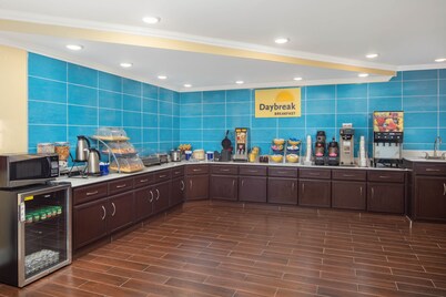 Days Inn by Wyndham Muscle Shoals Florence