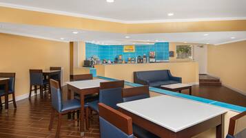 Tägliches inbegriffenes großes Frühstück