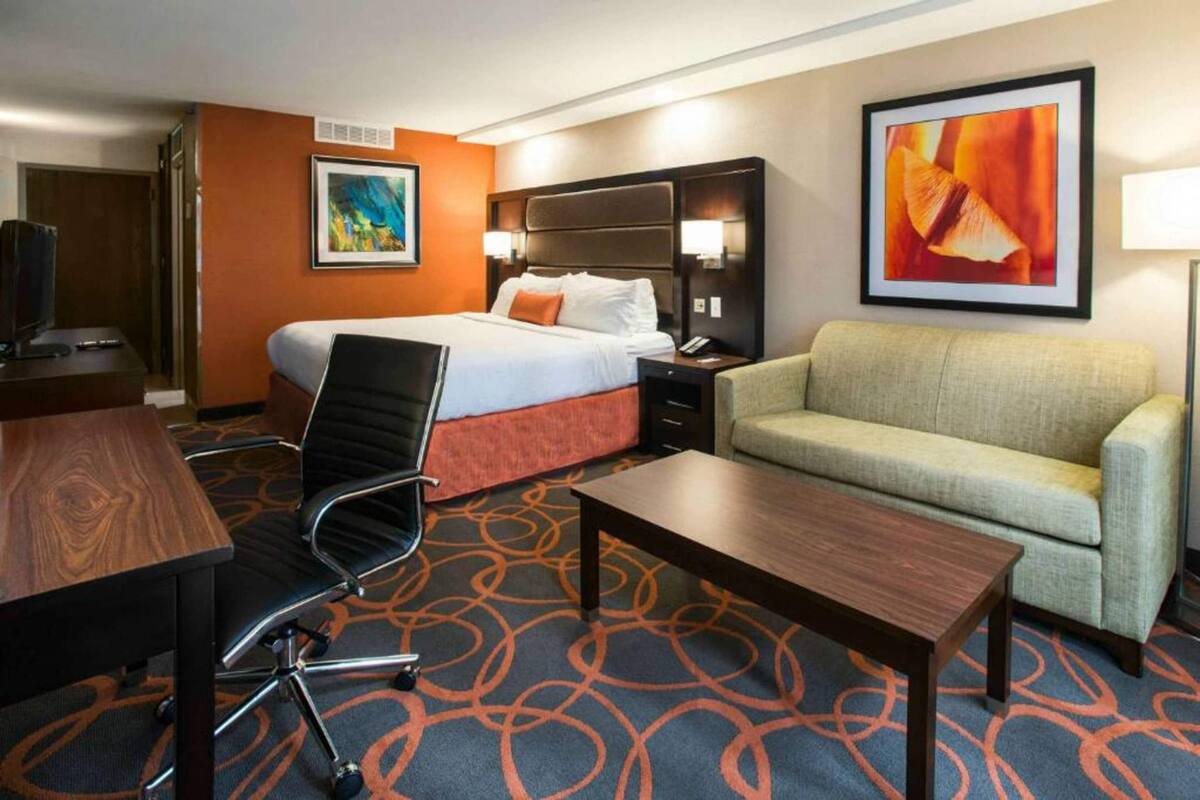 Pillowtop beds, in-room safe, desk, laptop workspace