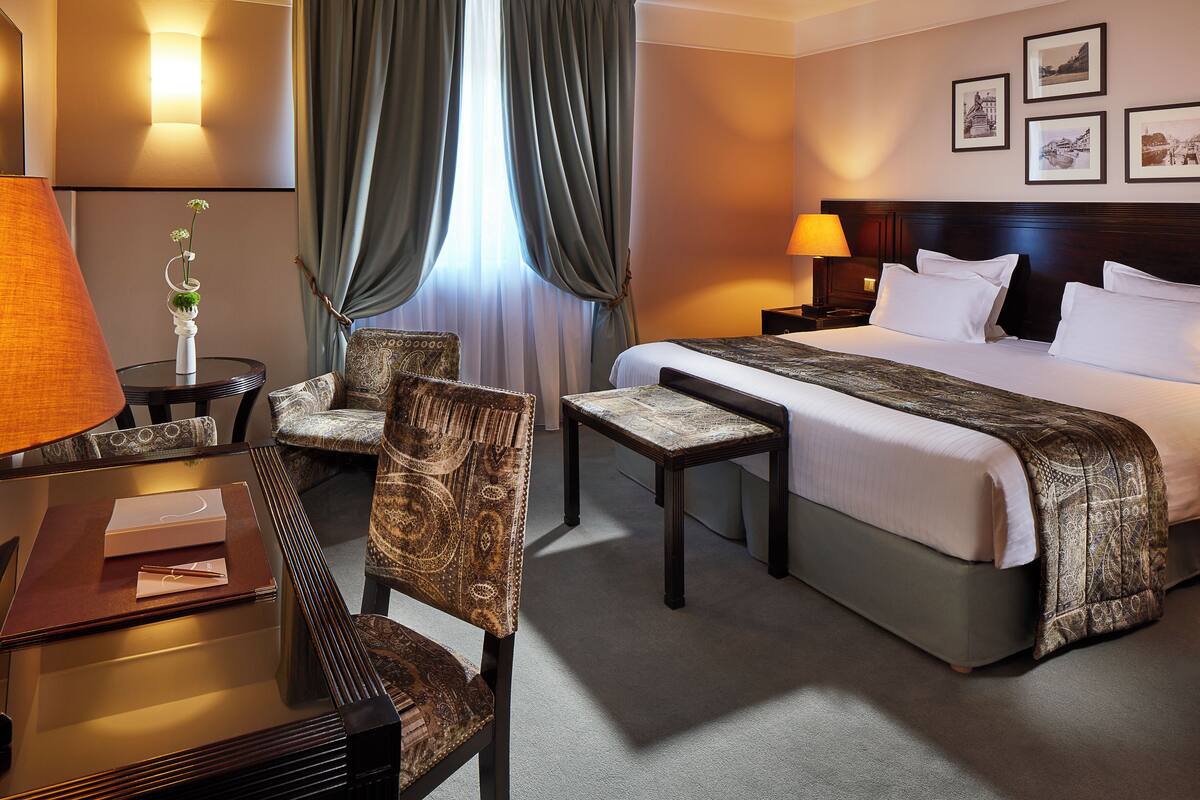 premium bedding, minibar, in-room safe, individually decorated