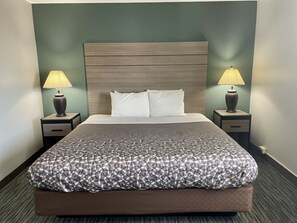 Studio Suite, 1 King Bed, Non Smoking, Hot Tub | Desk, laptop workspace, blackout curtains, iron/ironing board