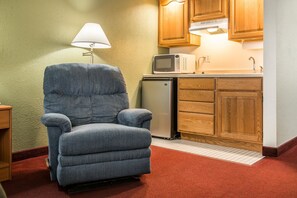1 bedroom, desk, iron/ironing board, WiFi