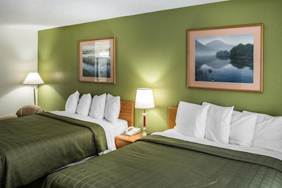 Hudson Inn & Suites