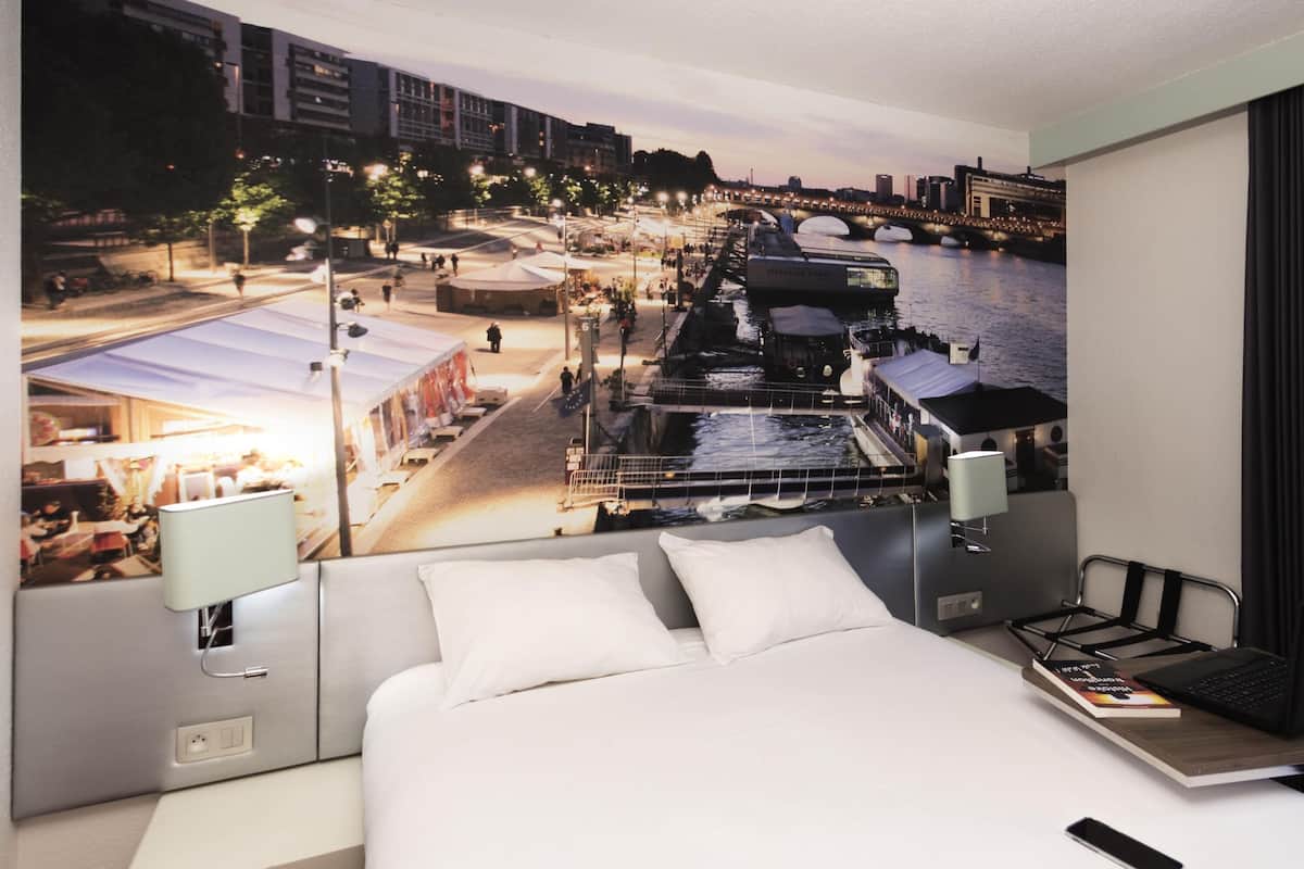 In-room safe, desk, blackout drapes, soundproofing