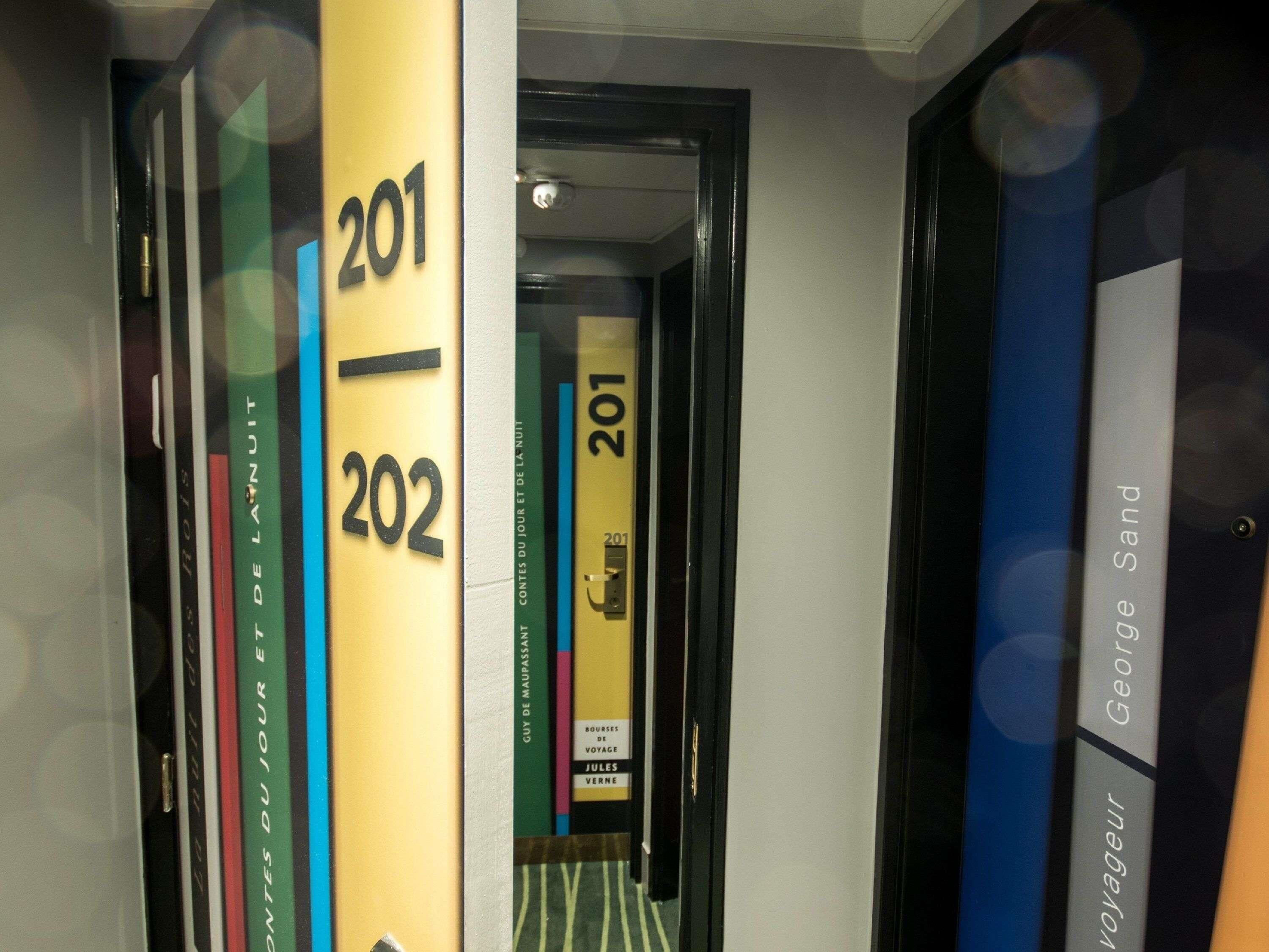 家庭套房, 2 张双人床 (Standard) | 客房内保险箱、办公桌、遮光窗帘、隔音