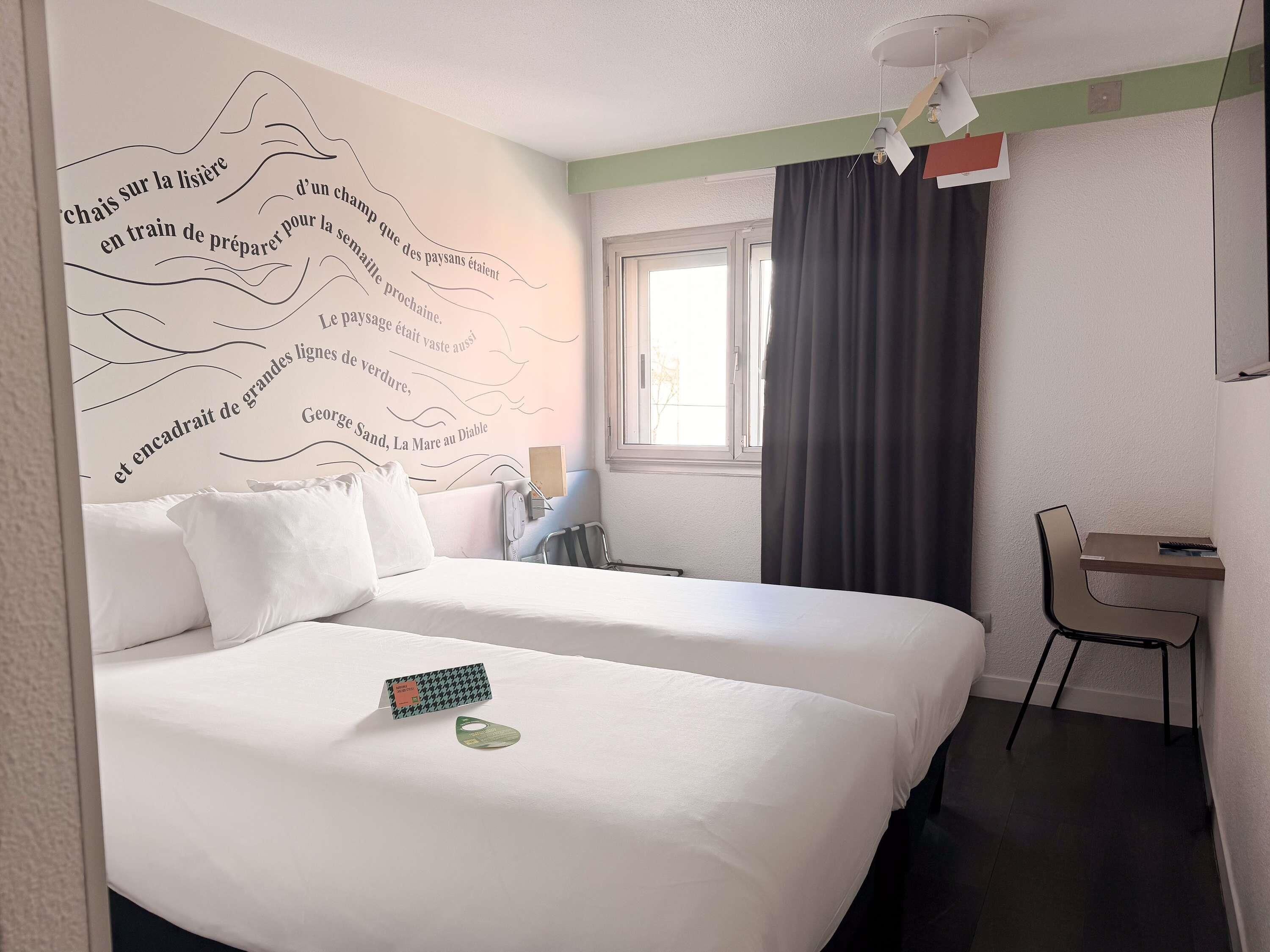 Standard Room, 2 Single Beds | In-room safe, desk, blackout curtains, soundproofing