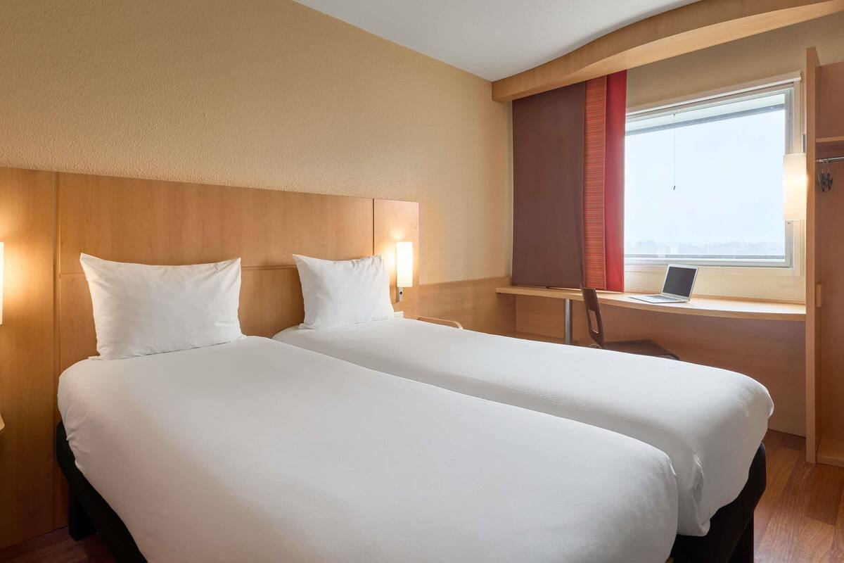 Coffres-forts dans les chambres, bureau, chambres insonorisées