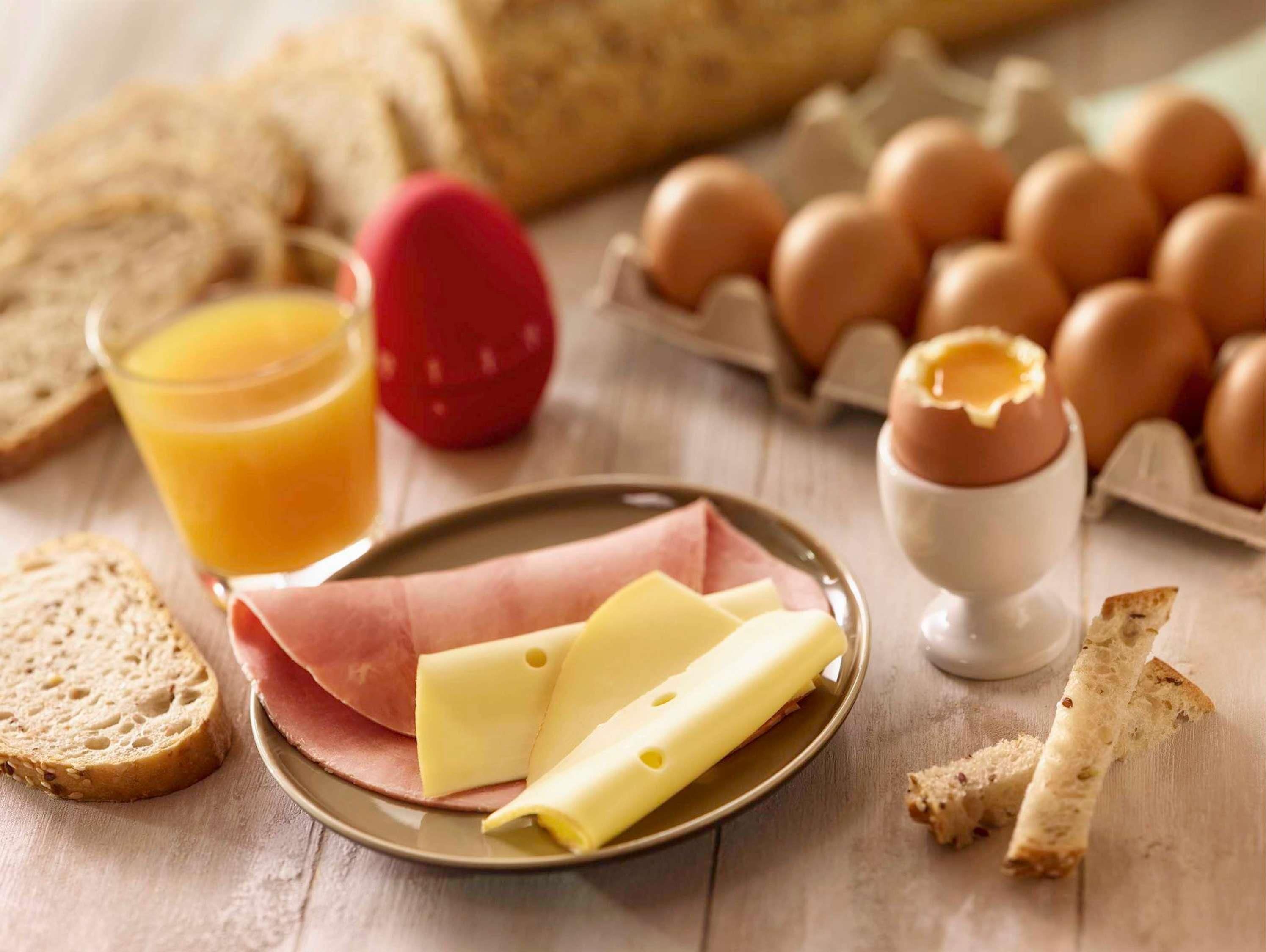Daily buffet breakfast for a fee