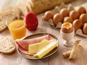 Daily buffet breakfast (EUR 13.90 per person)