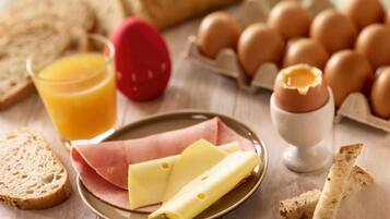 Esmorzar diari d'estil bufet (13.90 EUR per persona)