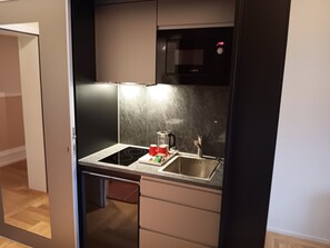 Deluxe Studio | Private kitchen