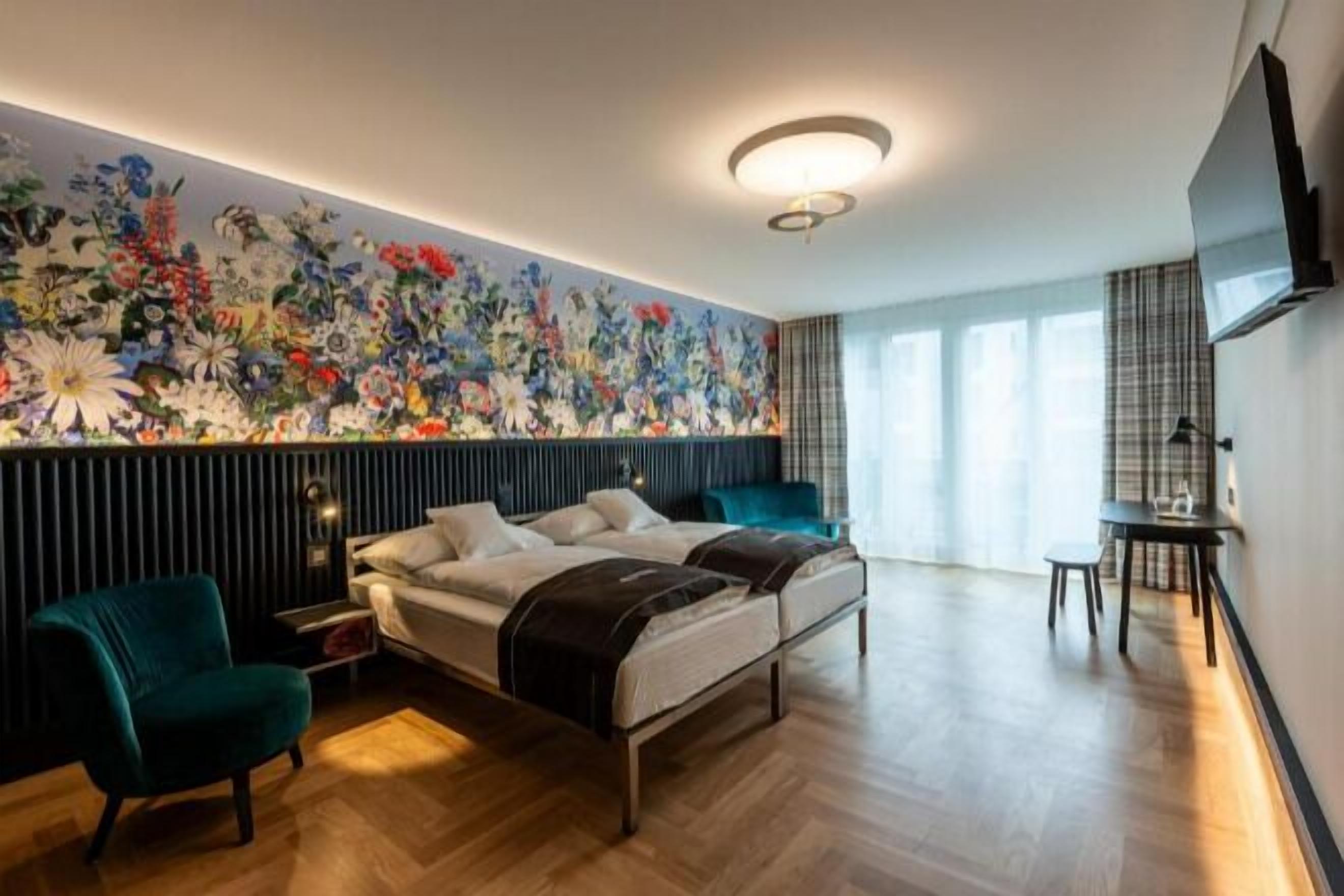 Premium bedding, minibar, in-room safe, desk